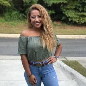 Meet your Posher, Rebeca